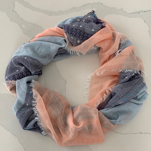 SALE - Scarf - Picture 1 of 7